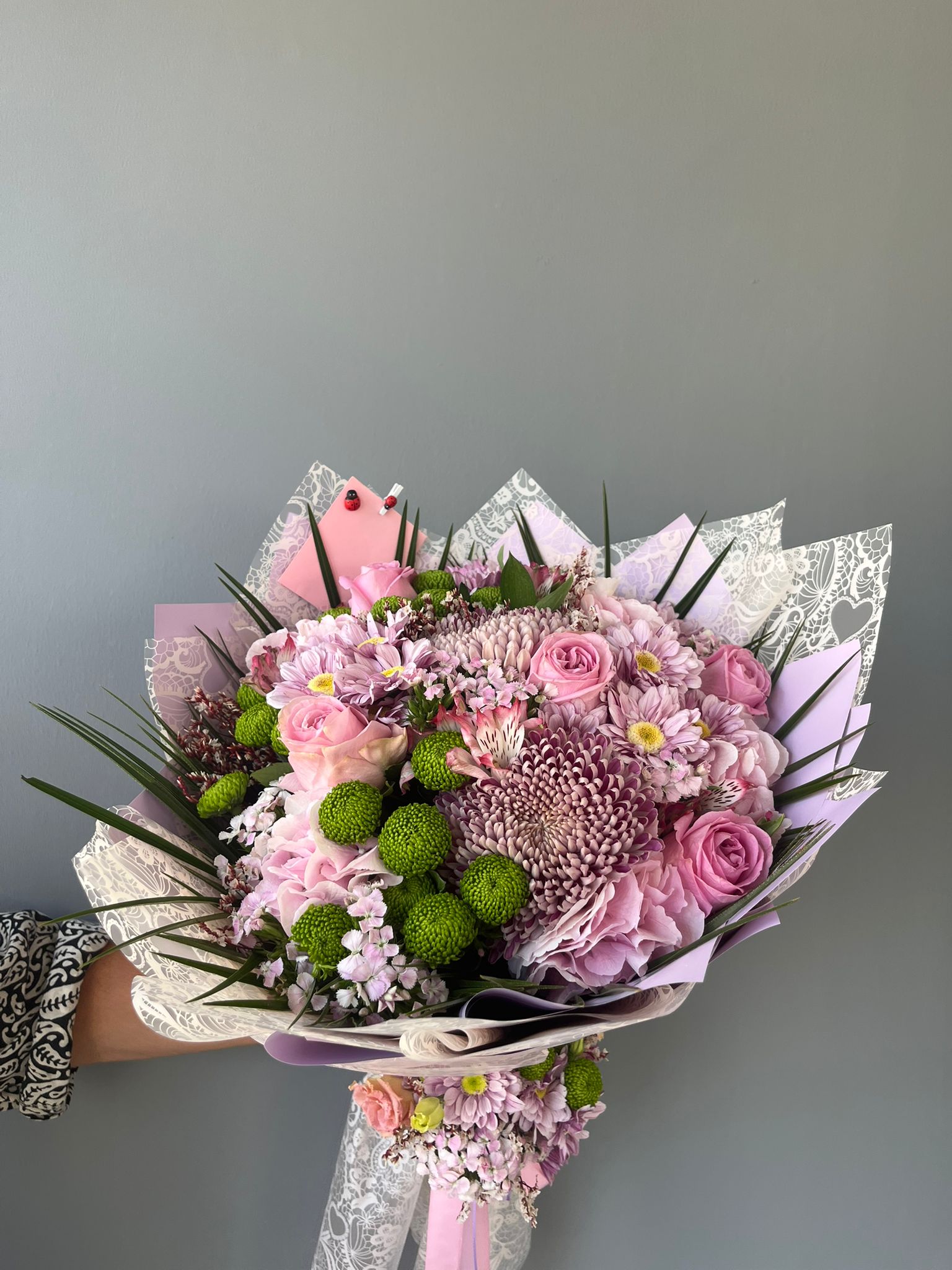 Shade of Pink Buketi