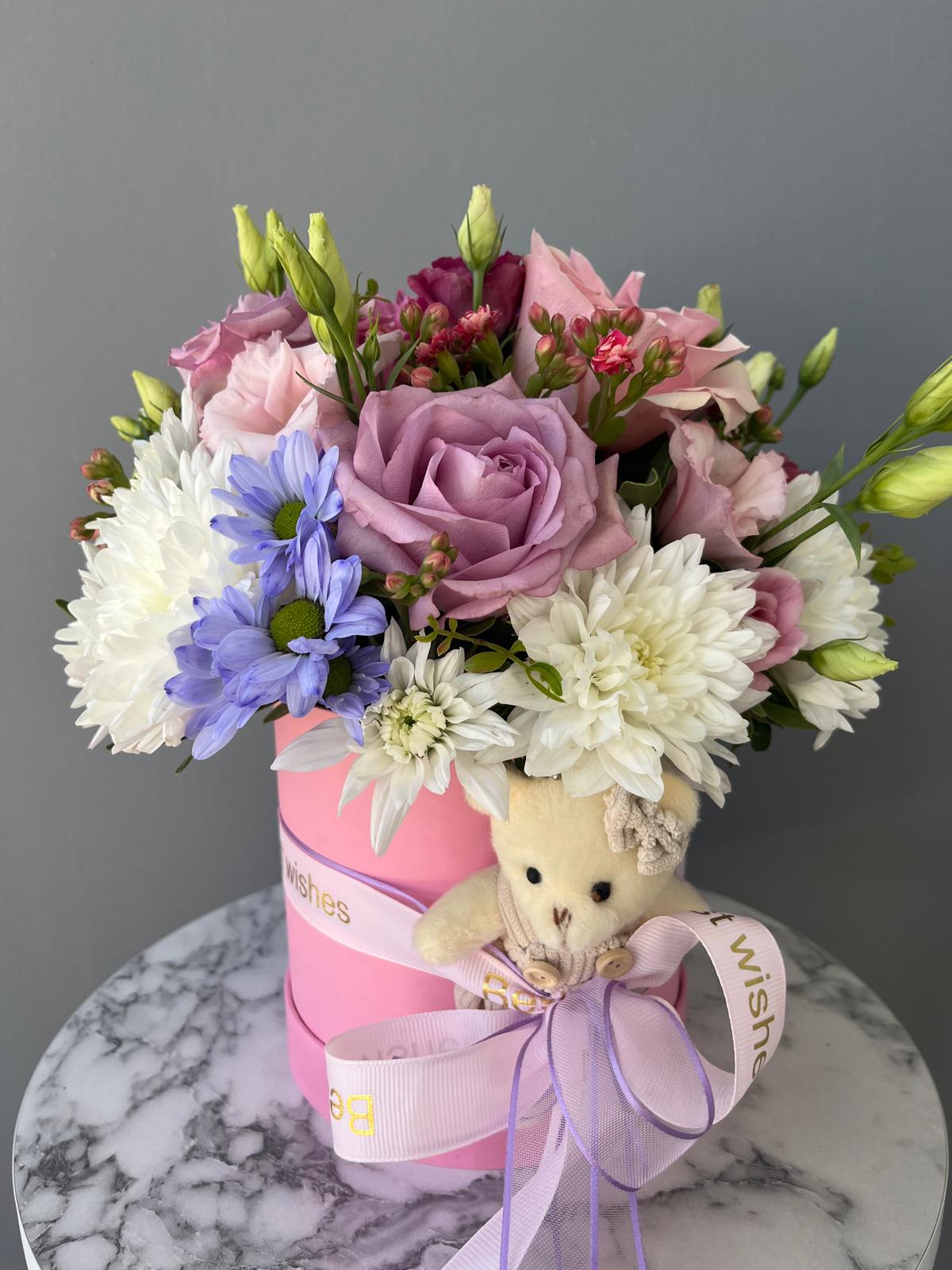 Pembe Kutuda yeni işe başlama çiçeği 