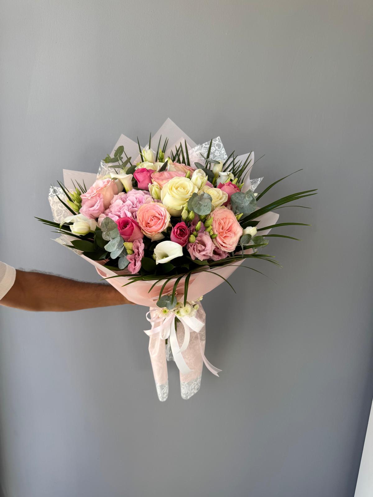 Very Quality Flowers Bouquet 