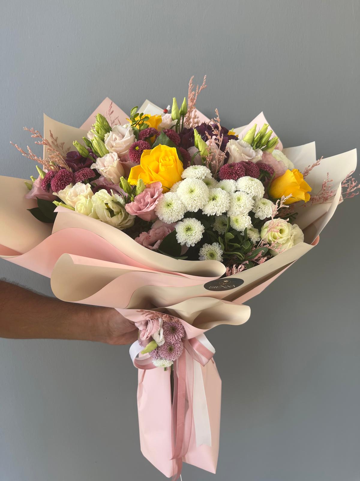 Renklerin cümbüşlüğü buketi 