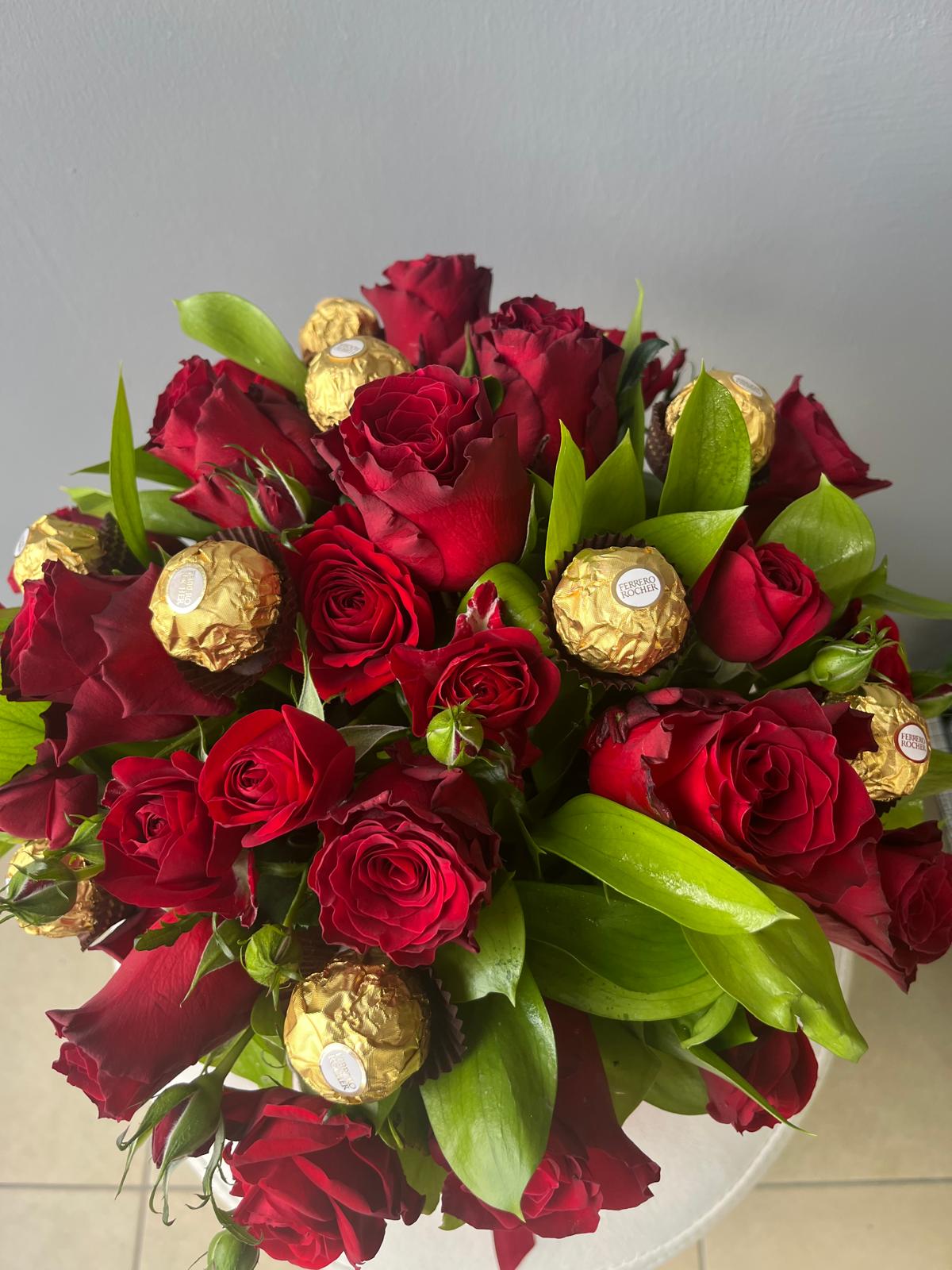 Elegance Red rose Box with Chocolate 