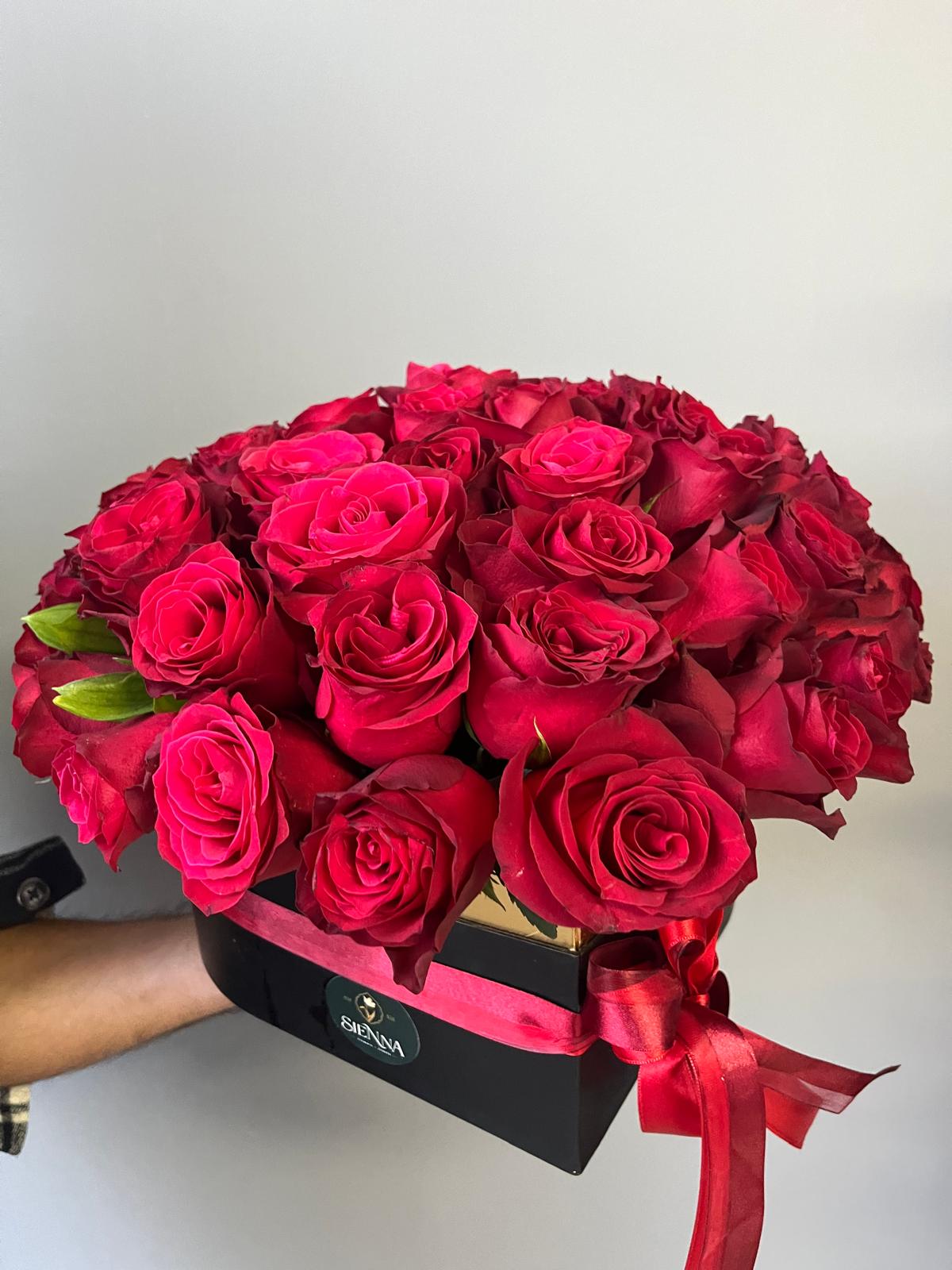 41 pieces Explorer Rose in Black Heart Box