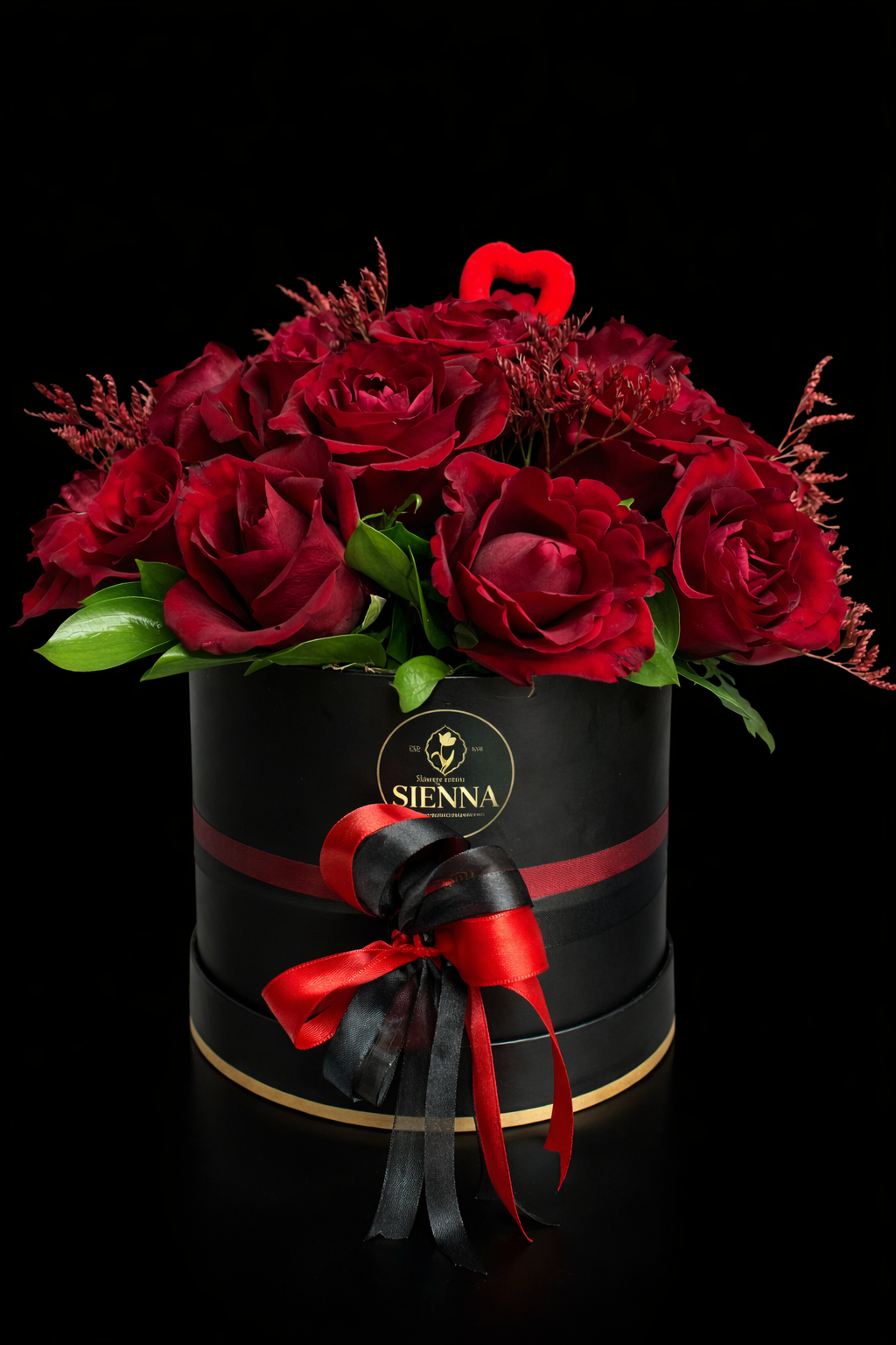 Siyah Kutuda Sonsuz Aşk ( 33 kırmızı ekvator gülü)